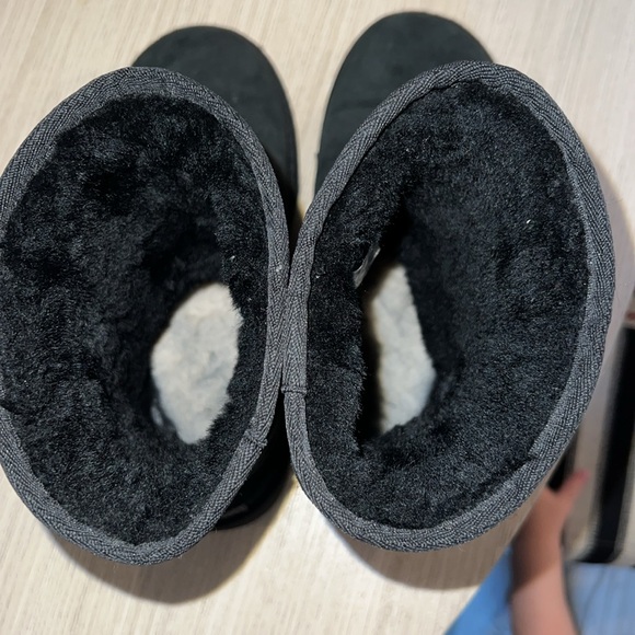 Ugg Boots - Picture 3 of 5